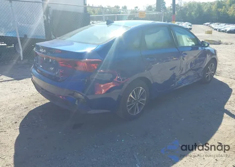 2024 Kia Forte Lxs z USA, uszkodzony, nr VIN 3KPF24AD4RE762975